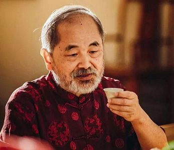 範增平